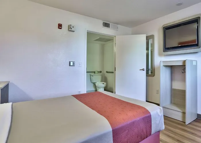 Hotel 6-flagstaff, Az - Butler